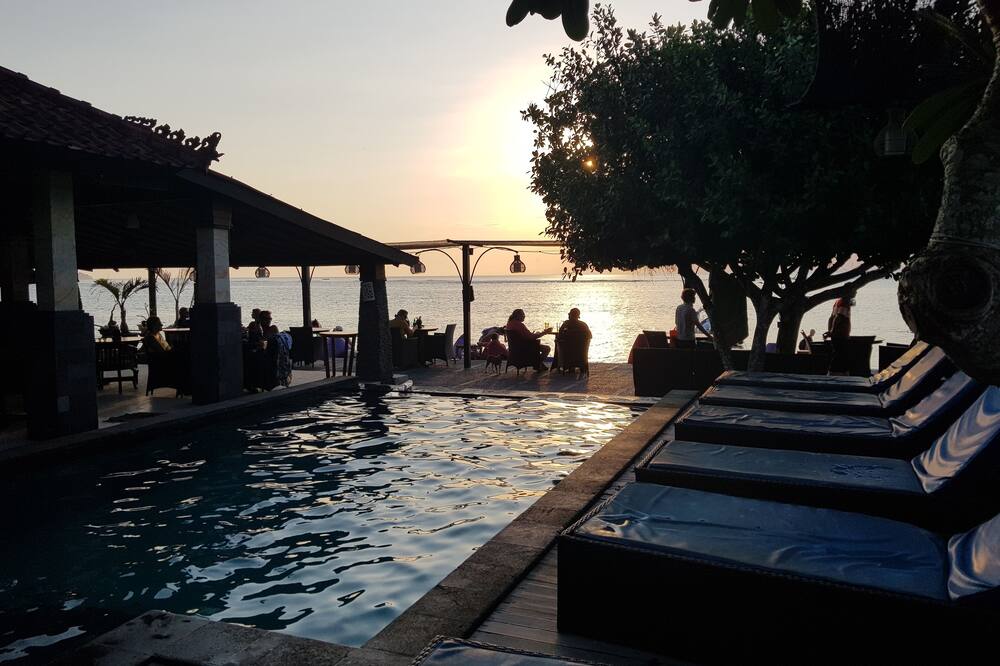 Puri Nusa Beach Hotel