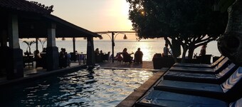 Puri Nusa Beach Hotel