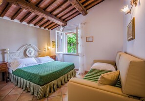 Apartment, 1 Bedroom, Ground Floor (6 Persons) | In-room safe, desk, free WiFi, bed sheets - Antico Podere San Francesco Hotel (Rosignano Marittimo)