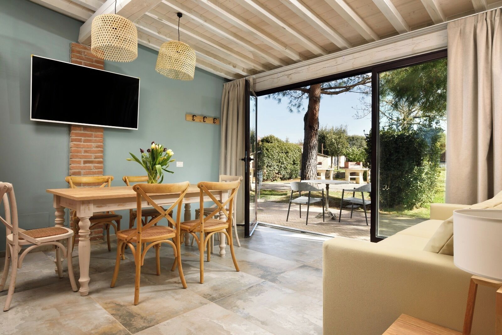 Deluxe-Apartment, 2 Schlafzimmer (Duplex with private patio) | Wohnbereich