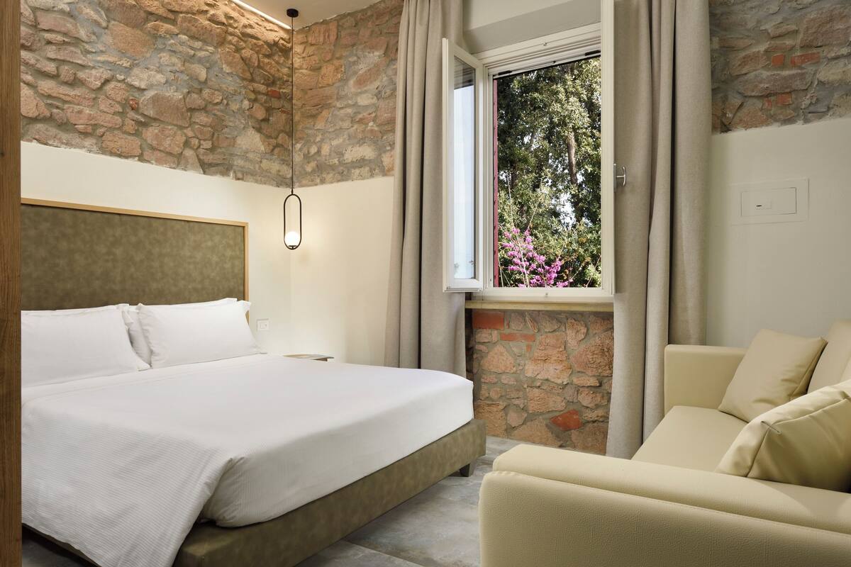 Apartment, 1 Bedroom, Garden View, Tower (4 Persons) | In-room safe, desk, free WiFi, bed sheets