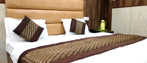 6 bedrooms, Egyptian cotton sheets, premium bedding, in-room safe