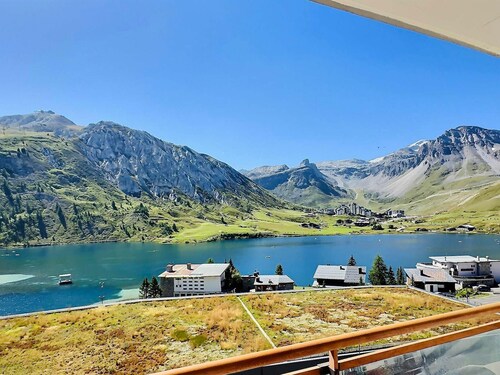 3-room apartment for 8 in Tignes, near slopes and shops