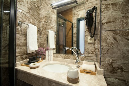 Nomade Hotel Exclusive - Image 2