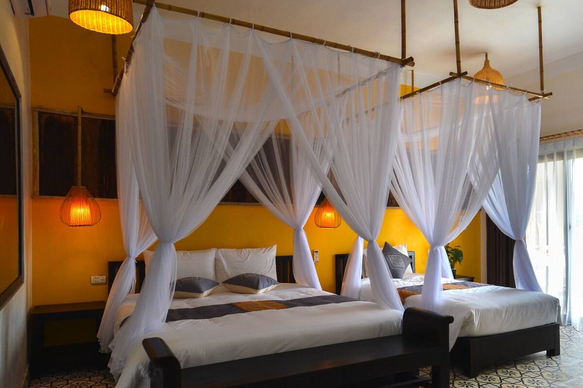 Phòng 3 Deluxe | Phòng tắm | Dép đi trong nhà, khăn tắm 