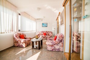 غرفة المعيشة