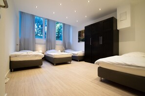 Exclusive Villa, 3 Bedrooms (incl. cleaning fee) | Seterika/papan seterika, Wi-fi percuma, cadar katil