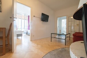 Vila conforto, 3 quartos, vista para a cidade (incl. cleaning fee) | Área de estar | TV de tela plana