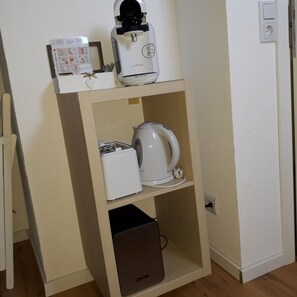 Classic Double Room, Kitchen | Room amenity - Guest House Dommitzsch (Dommitzsch)