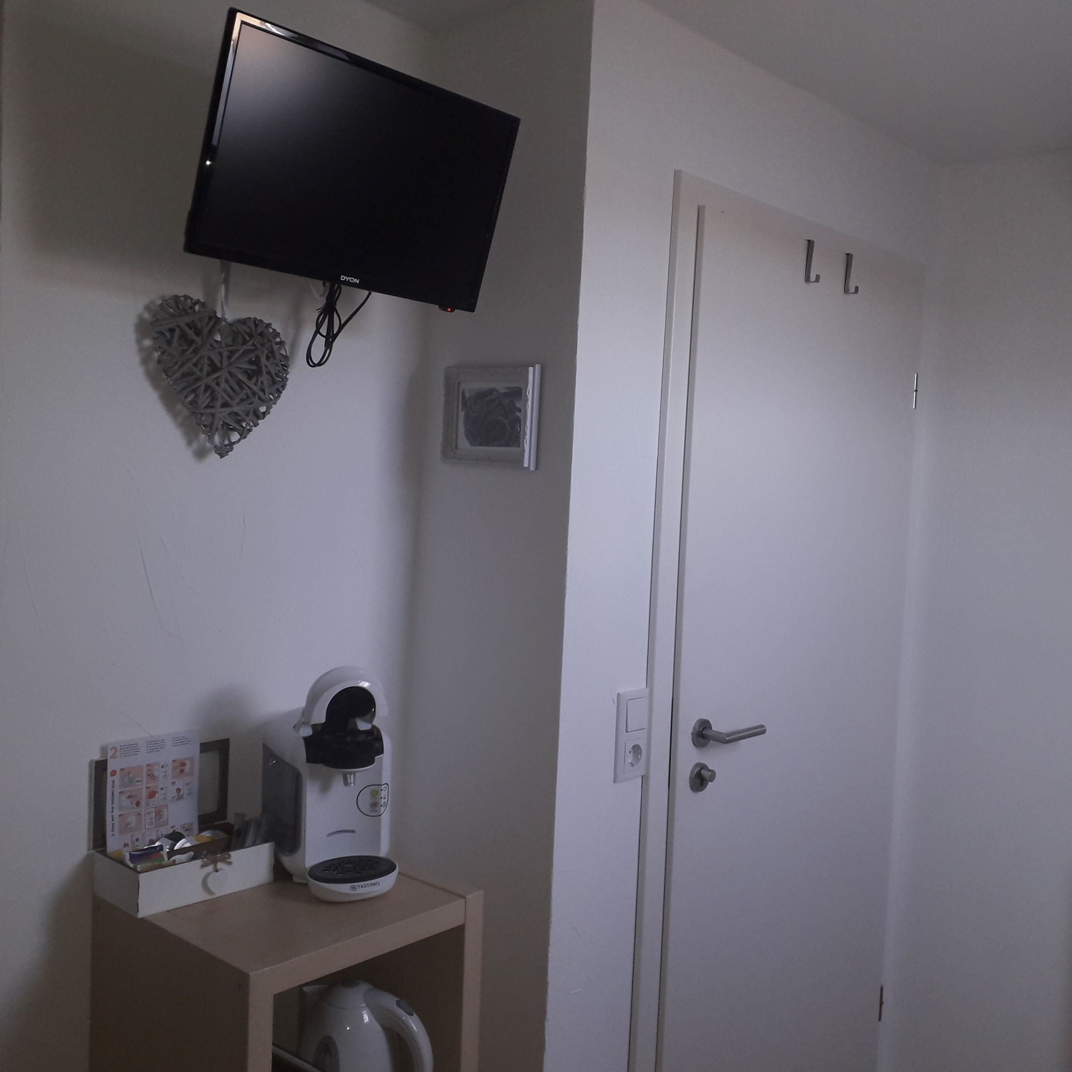 Classic Twin Room | Television