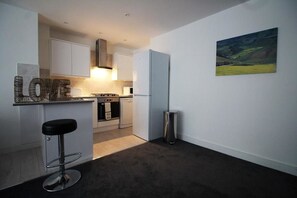 Exclusive Apartment, 3 Bedrooms, Non Smoking | Private kitchen | Fridge, microwave, oven, stovetop
