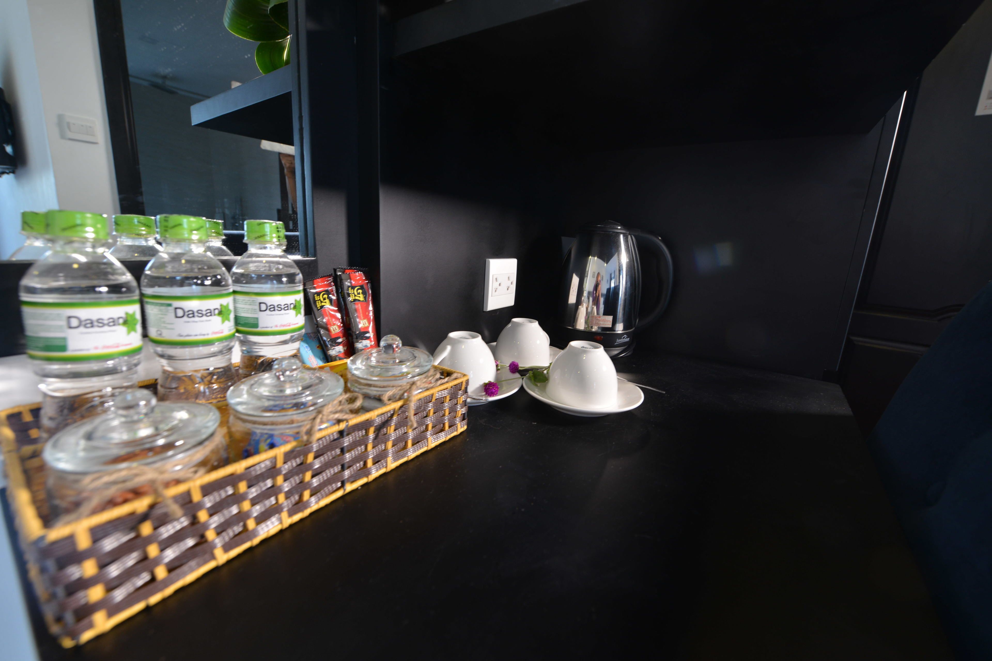 breakfast, lunch, dinner served; local and international cuisine