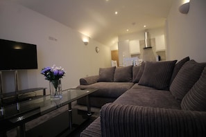 Exclusive Apartment, 1 Bedroom, Non Smoking | In-room dining