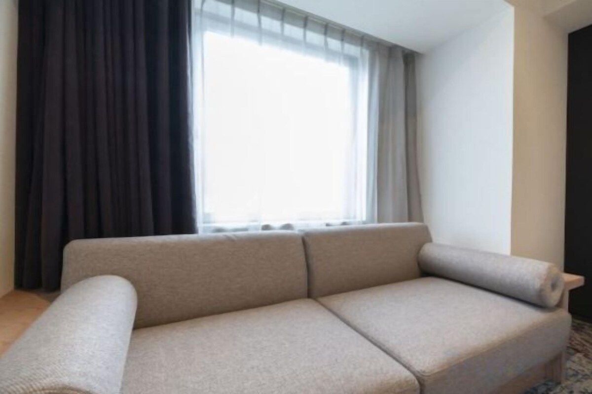Living area | 43-inch flat-screen TV with satellite channels, TV