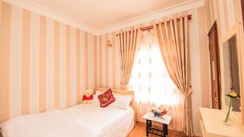 Standard Double Room | Desk, blackout drapes, free WiFi, bed sheets