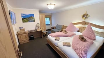 ห้องดับเบิล | โต๊ะทำงาน, Wi-Fi ฟรี, ผ้าปูที่นอน