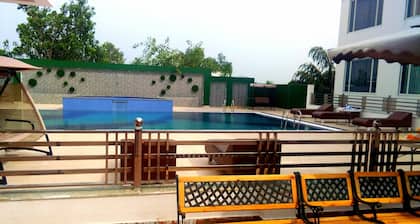 Rubystone Shiv Vilas Palace