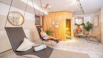 Sauna, hot tub
