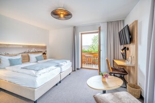 Double room with balcony/terrace | Tende oscuranti, Wi-Fi gratuito, lenzuola