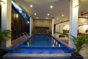Outdoor pool - Noni Tree Hostel (Siem Reap)