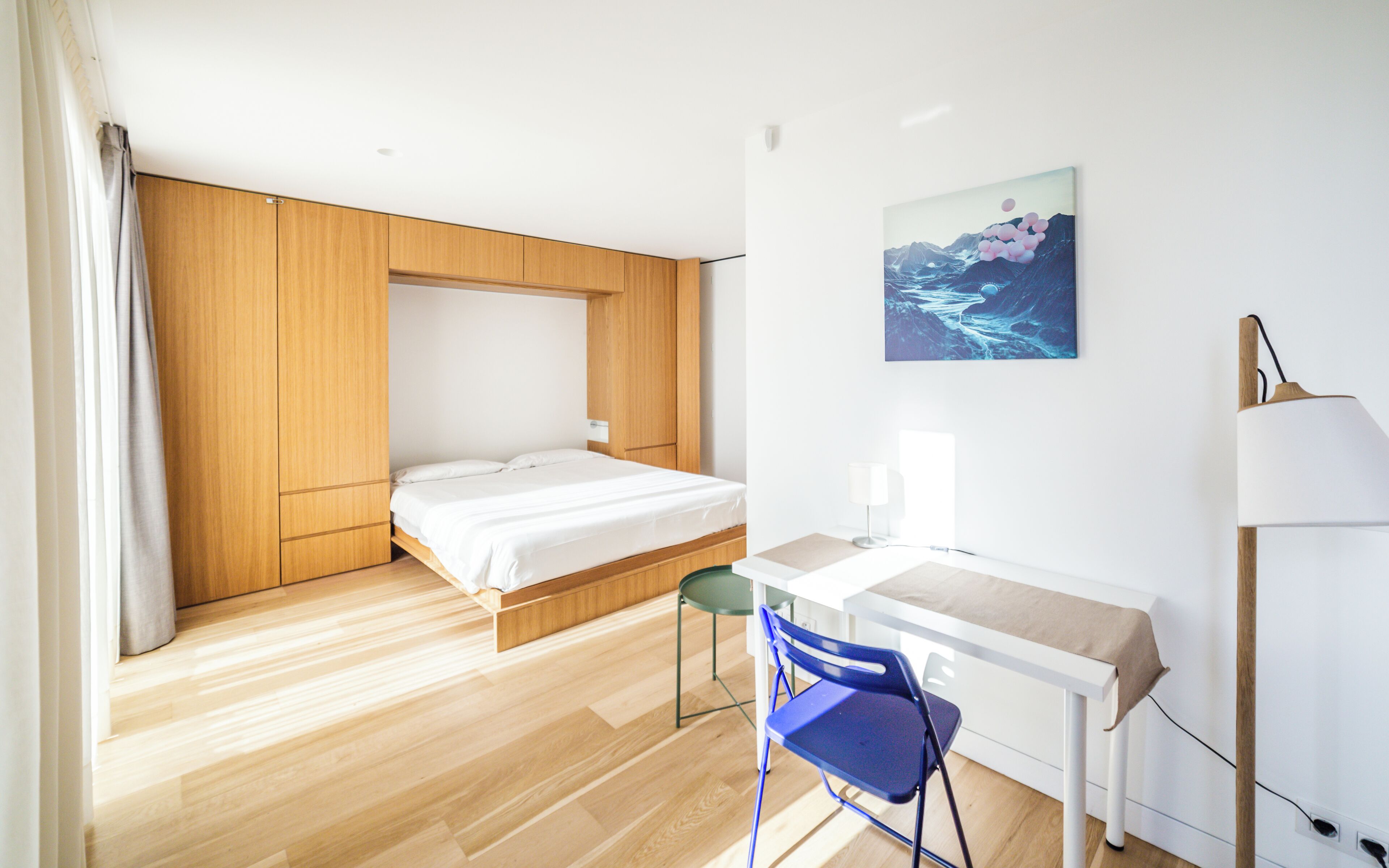 Sistema de insonorización, tabla de planchar con plancha y wifi gratis 