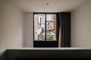 Family Room, 1 Bedroom, Kitchen | View from room