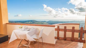 Chambre Double Confort, vue mer | Vue depuis le balcon