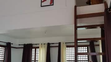 3 Bedroom House | Living area