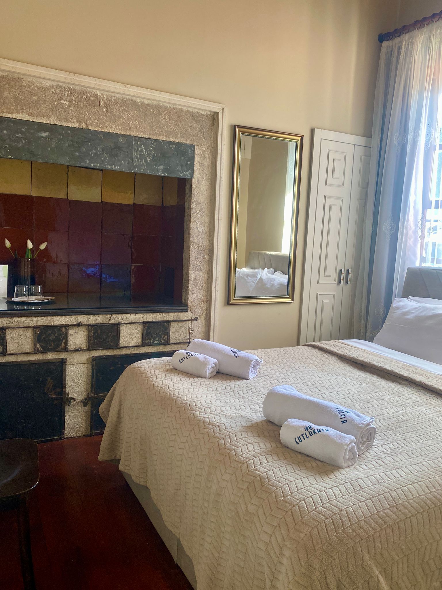 经济客房 | 高档床上用品、羽绒被、迷你吧、特色装修