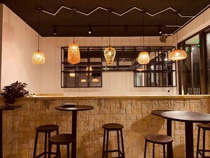 Bar (in der Unterkunft)