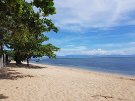 Una playa cerca, snorkel, pesca
