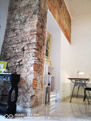 Interior - Just 3 blocks from Cathedral, fully restored, high ceilings and modern finishes. (Centro)