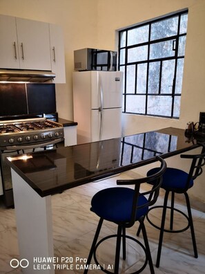 Private kitchen - Just 3 blocks from Cathedral, fully restored, high ceilings and modern finishes. (Centro)