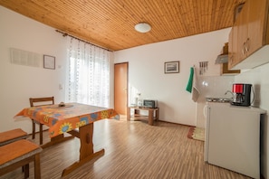 Apartment, 1 Double Bed | Living room | TV - Apartments Zorica V (Rovinj)