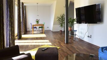 In-room safe, individually decorated, desk, free WiFi