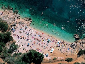Apartment, 1 King Bed | Beach