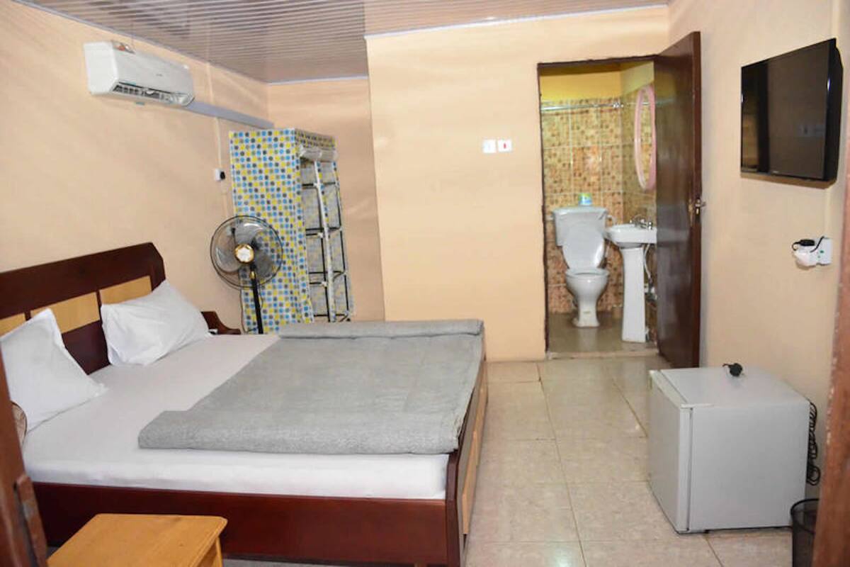 Premium bedding, desk, free WiFi, bed sheets