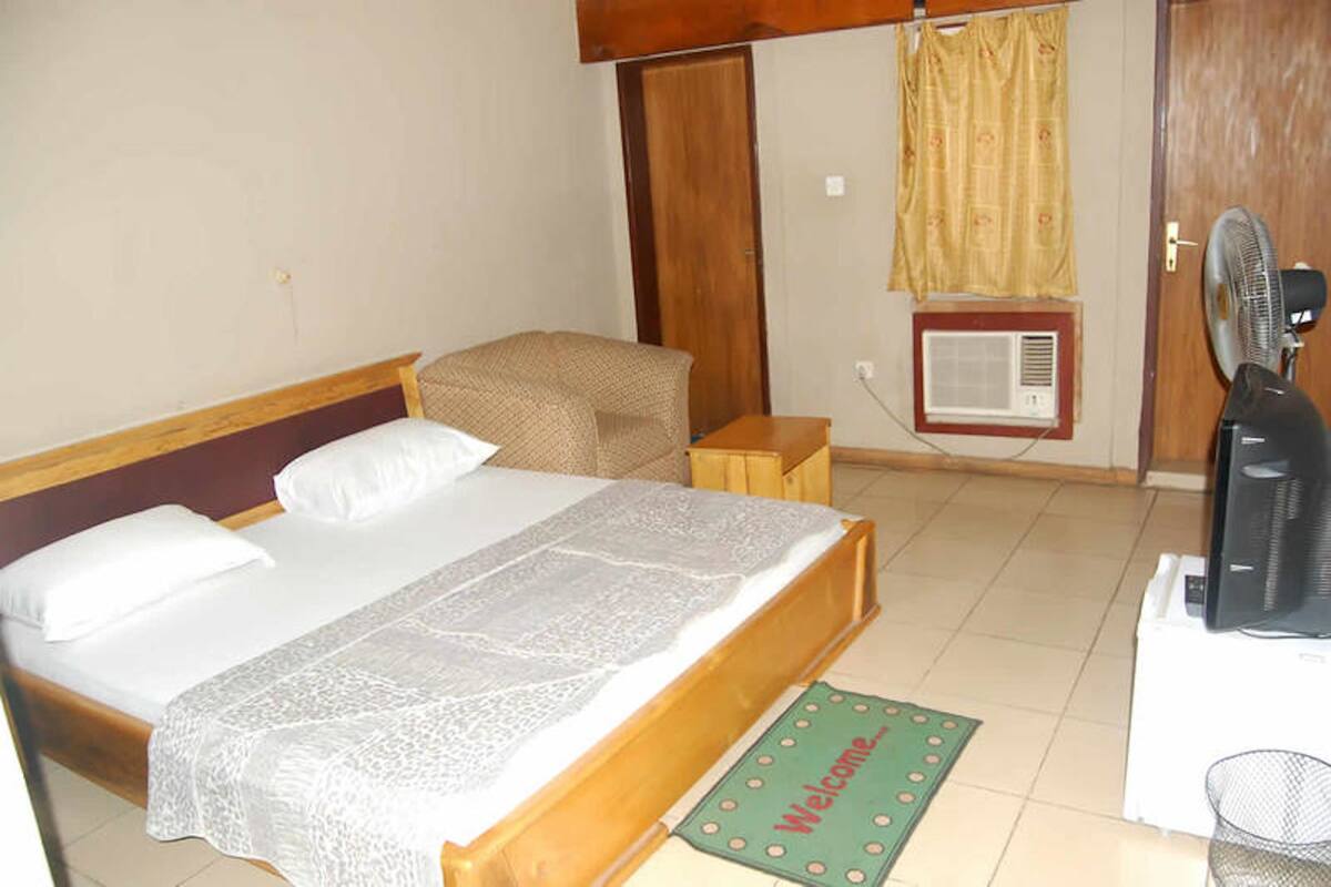 Premium bedding, desk, free WiFi, bed sheets