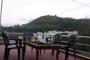 Property grounds - Pearl Queen Villa - Idyllic Villa in Madikeri Town (Madikeri)
