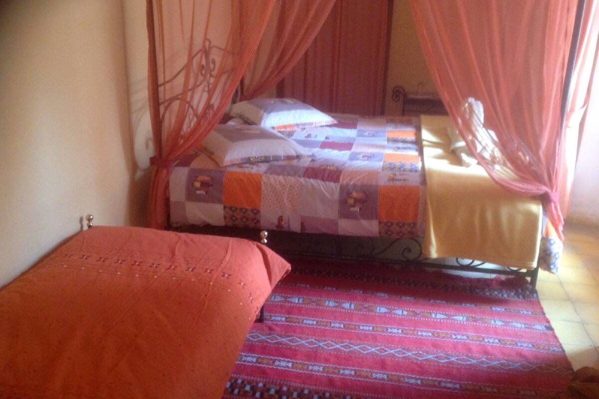 4 bedrooms, individually decorated, blackout curtains