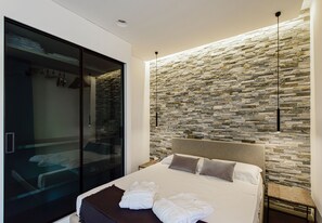 1 bedroom, in-room safe, desk, iron/ironing board