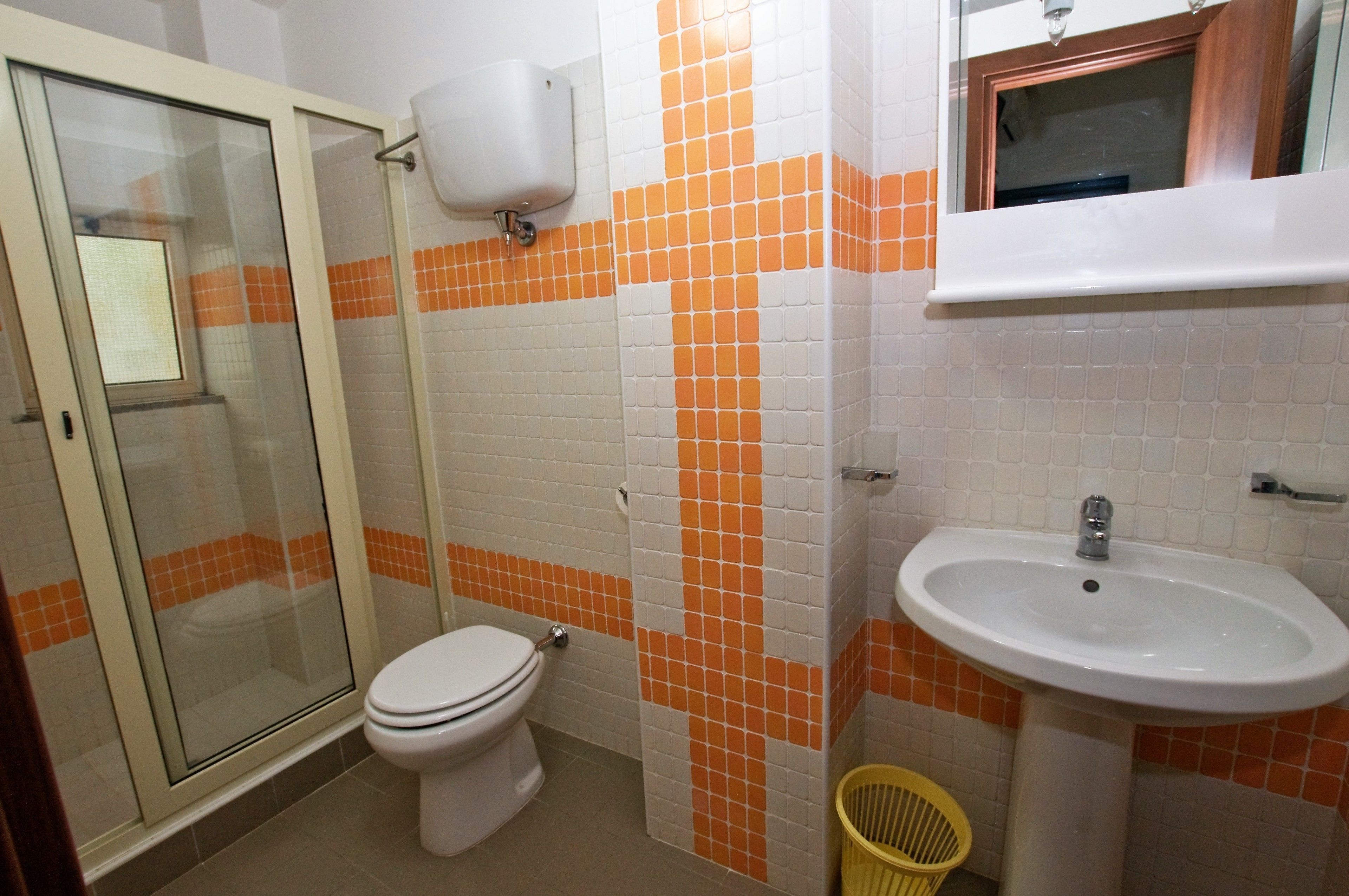 Doccia, set di cortesia gratuito, asciugacapelli, bidet