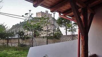 Vue depuis lâhĂ©bergement