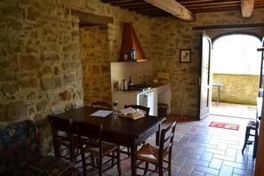 Appartement, 3 chambres (Castelli) | Repas dans la chambre