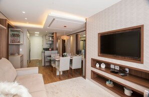 Apartamento | Área de estar | TV de tela plana