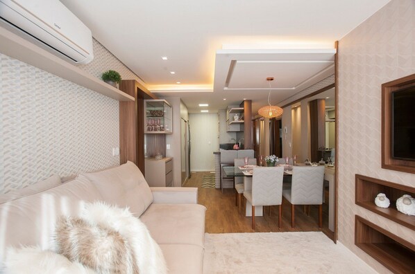 Apartamento | Área de estar | TV de tela plana