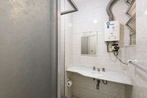 Apartamento, para não fumantes | Banheiro | Chuveiro, toalhas de banho