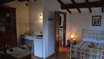 Apartment (Verna) | Soundproofing, free cots/infant beds, free WiFi, bed sheets