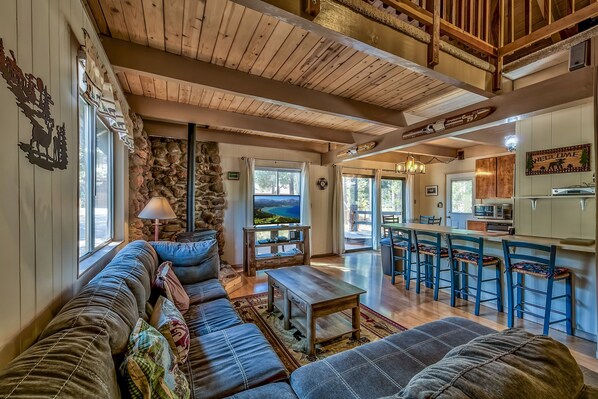 Talo, 3 makuuhuonetta | Oleskelualue | Televisio