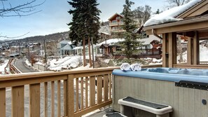 House, 3 Bedrooms | Private spa tub